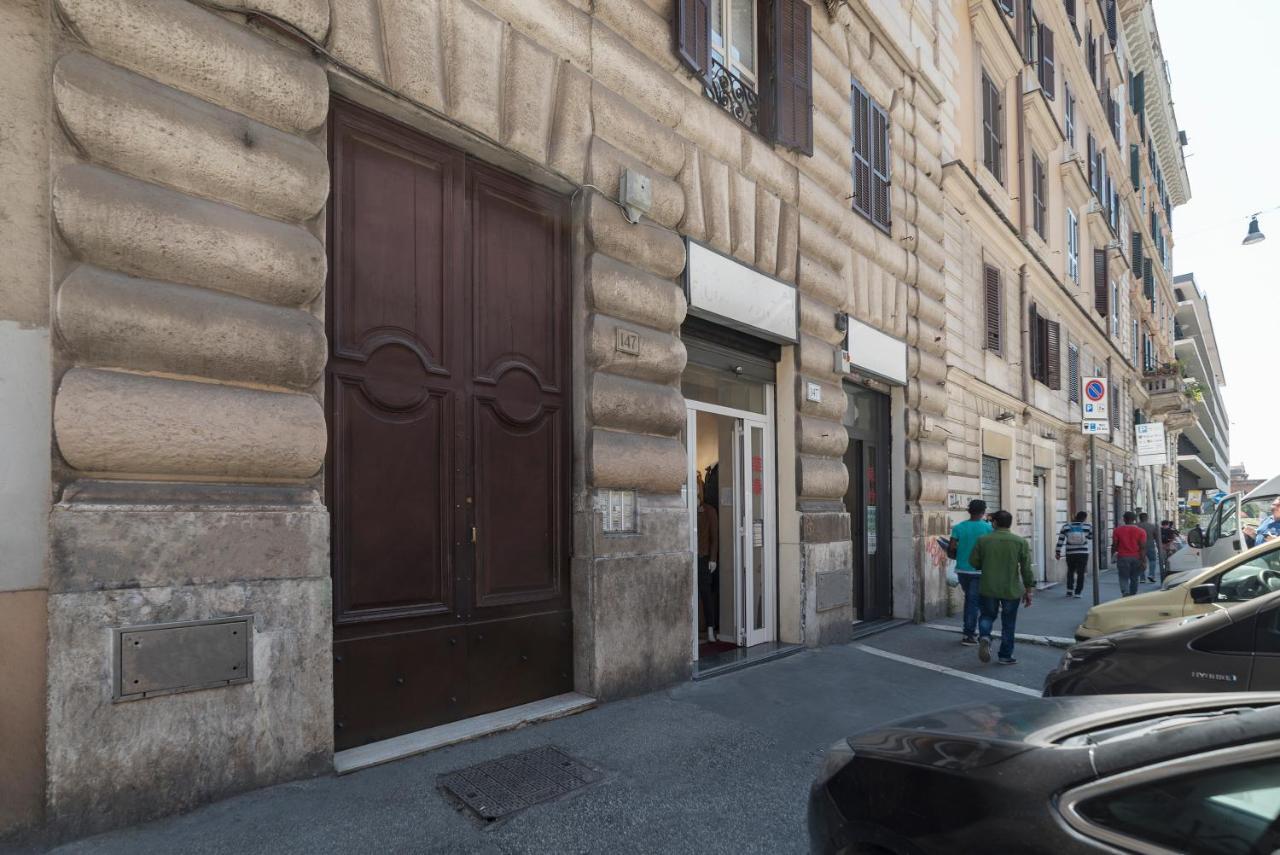 Piazza Vittorio Apartment Rome Bagian luar foto