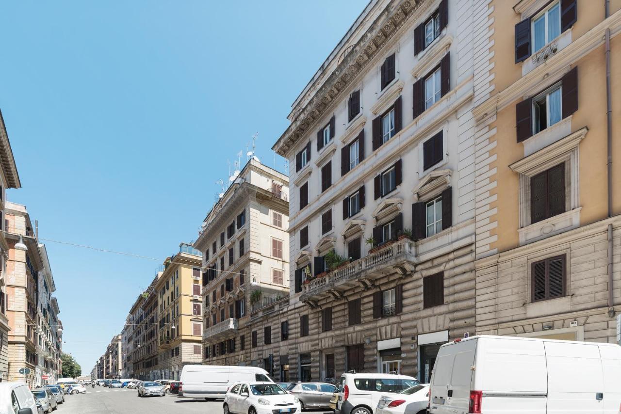 Piazza Vittorio Apartment Rome Bagian luar foto